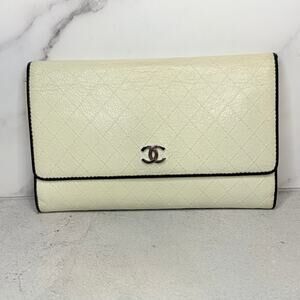 CHANEL Ivory Quilted Wallet w/ Black Piping • Silver Hardware